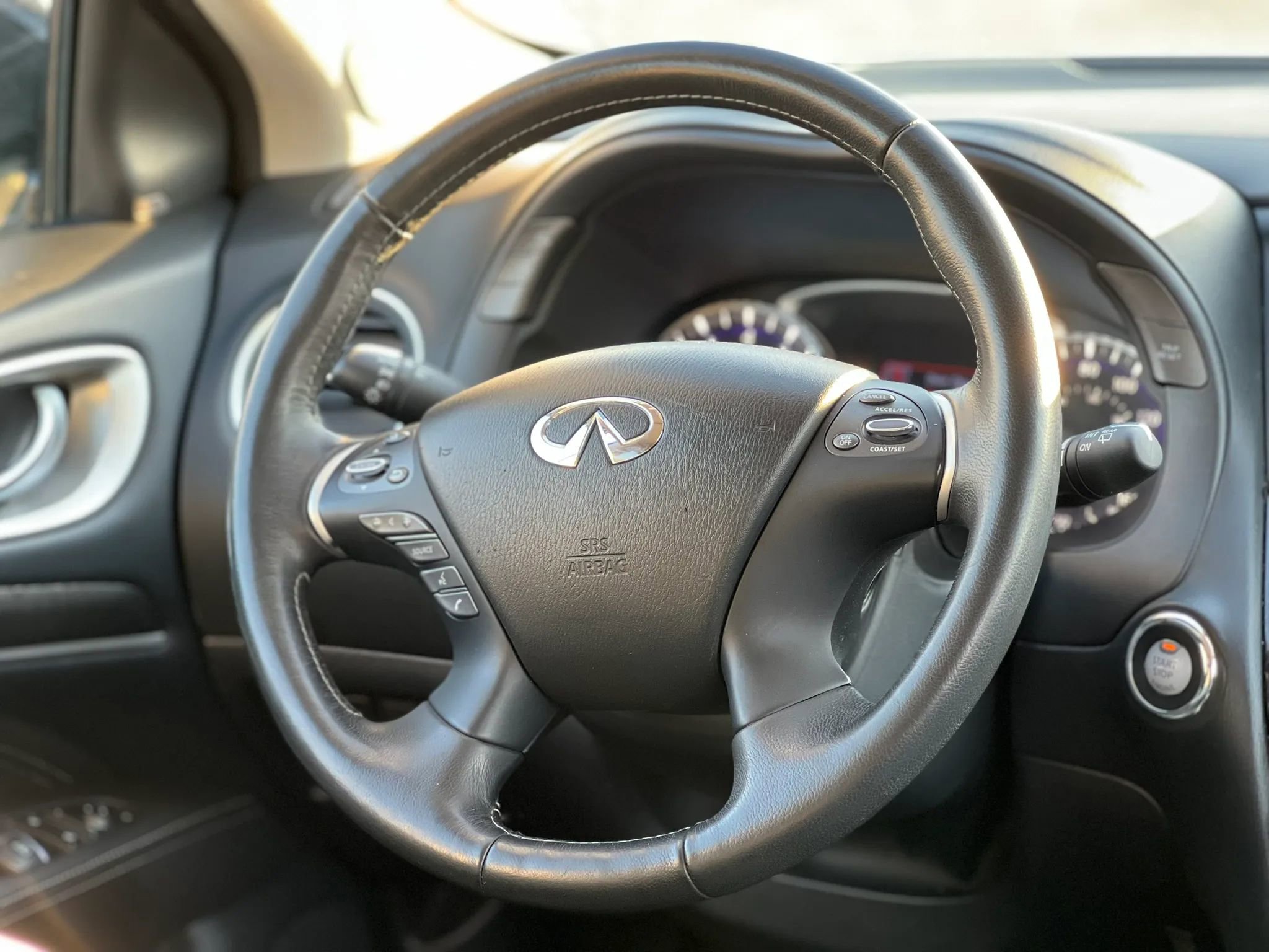 Used 2019 INFINITI QX60 Luxe w/ Essential Package image 12