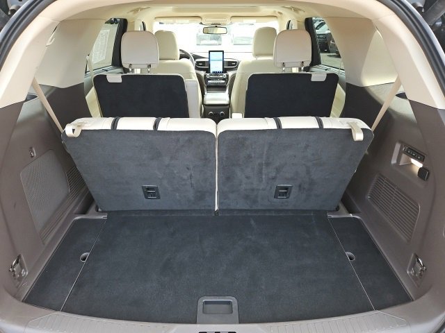 Used 2023 Ford Explorer Platinum w/ Technology Package image 17