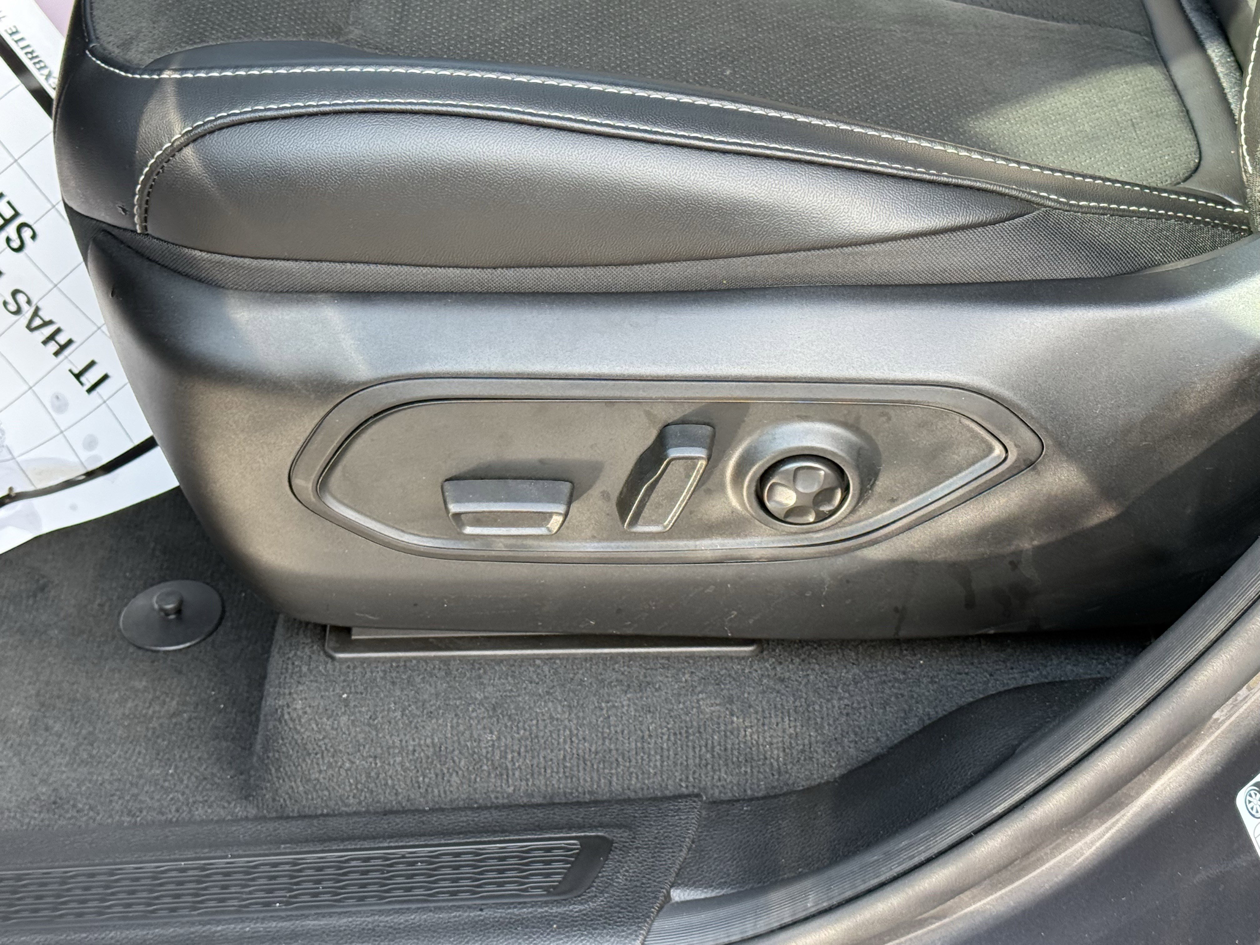 New 2025 Jeep Grand Cherokee L Altitude image 13