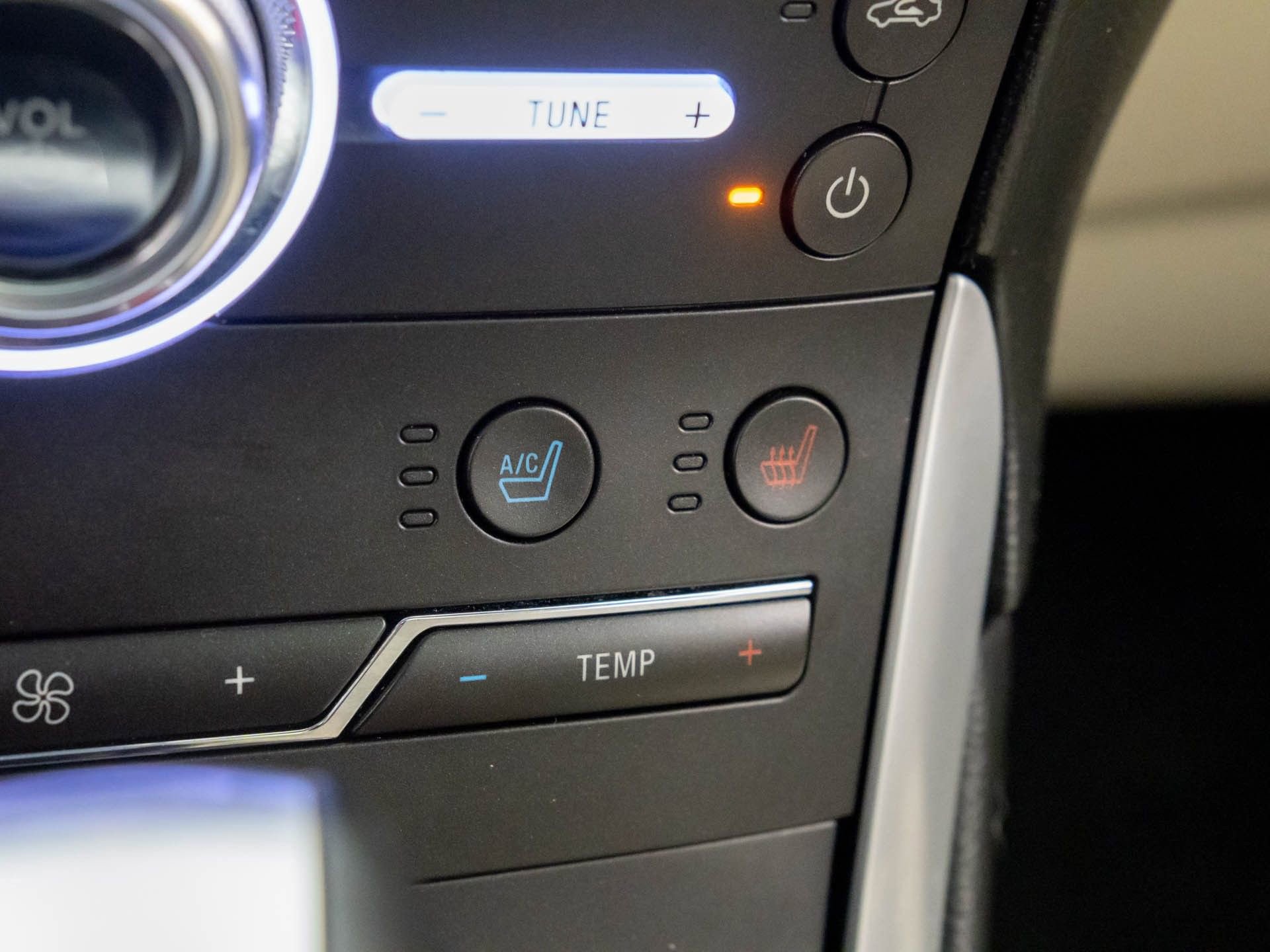 Used 2018 Ford Edge Titanium w/ Equipment Group 301A image 22