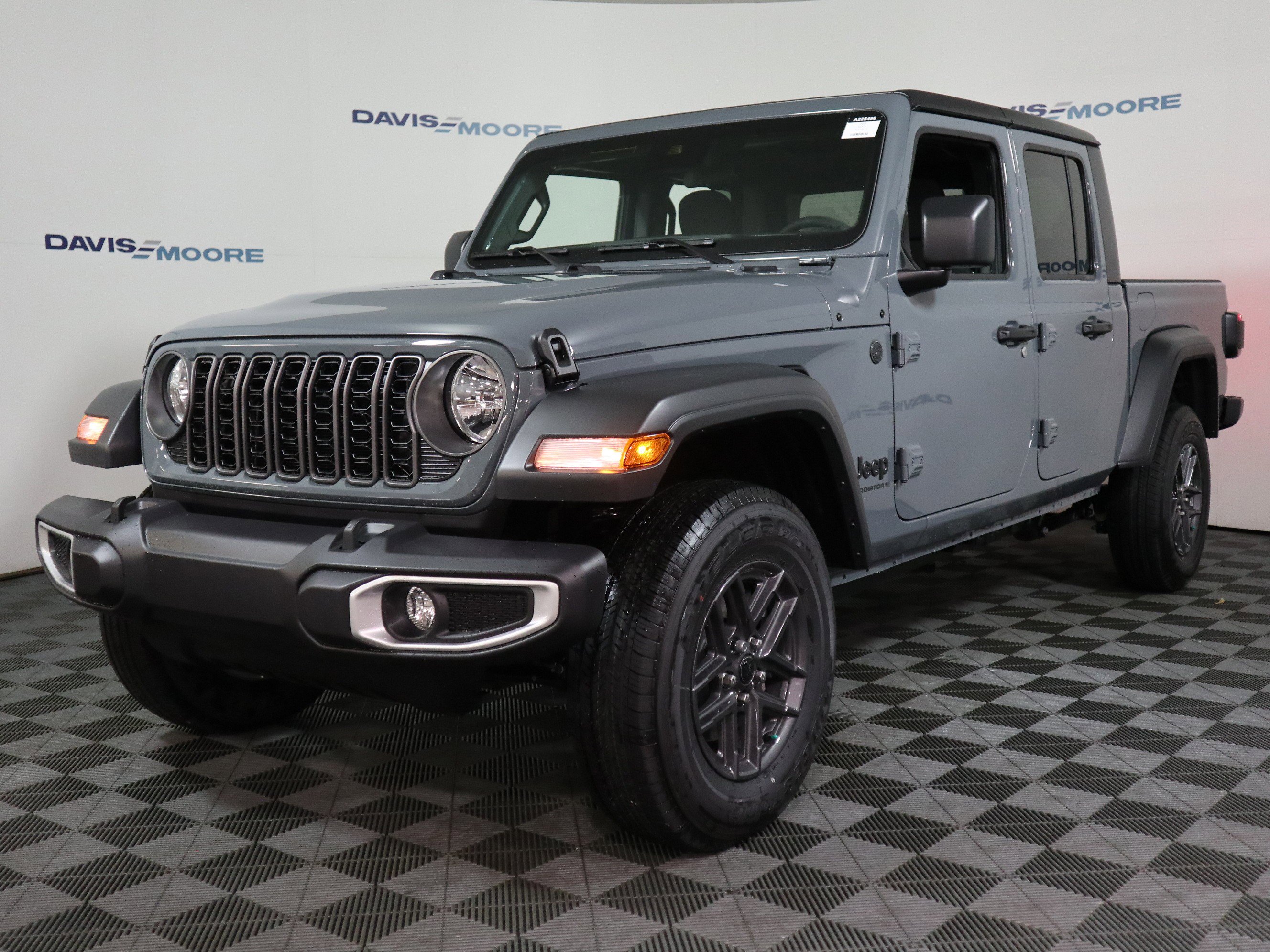 New 2025 Jeep Gladiator Sport AWD/4WD image 12