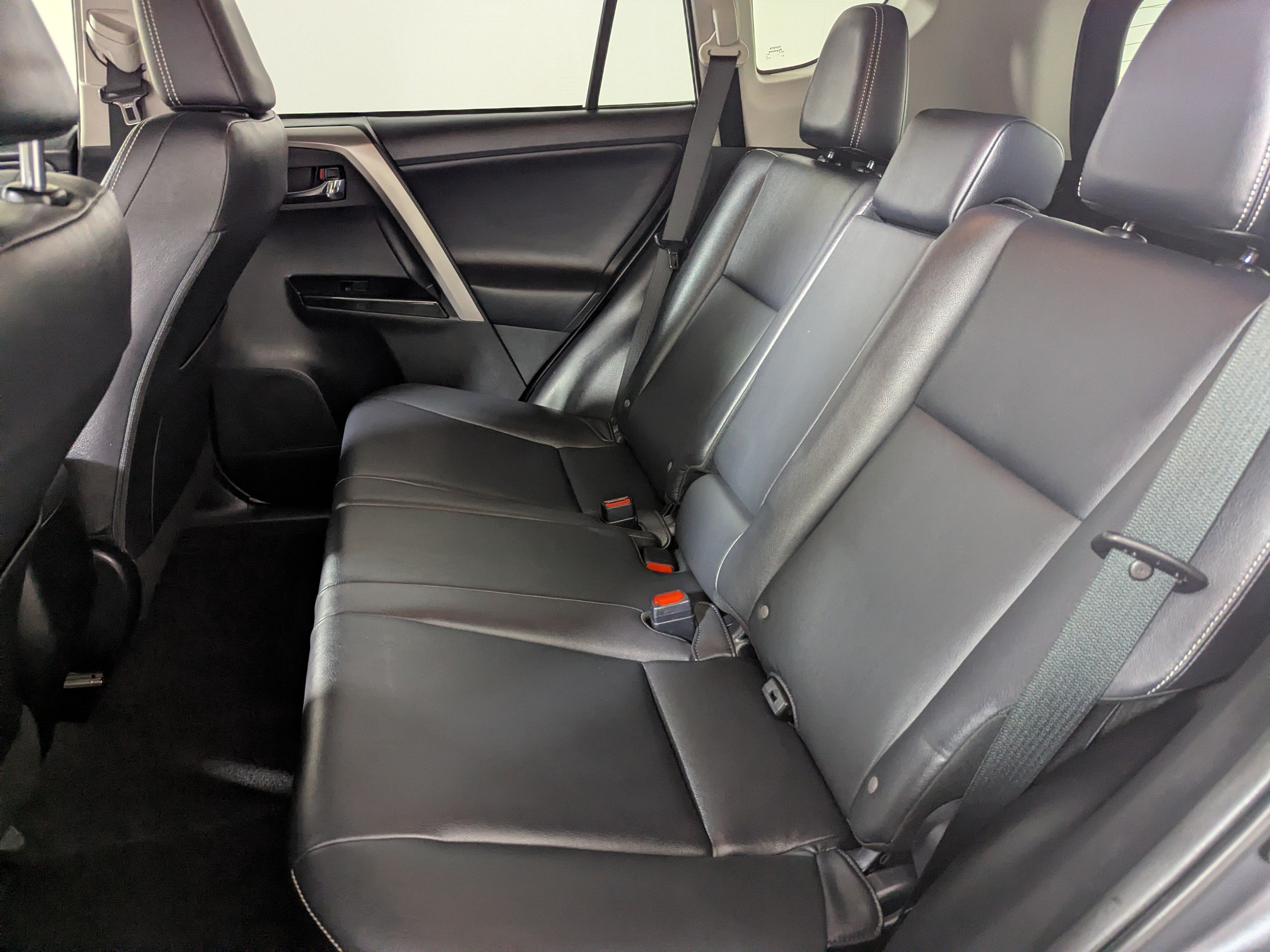 Used 2016 Toyota RAV4 Limited FWD image 16