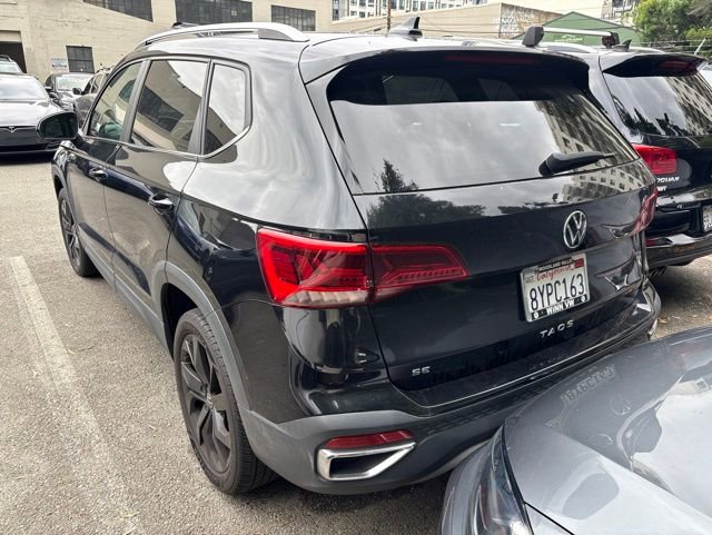 Certified 2022 Volkswagen Taos SE w/ Panoramic Sunroof Package FWD image 5