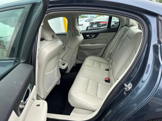 Used 2021 Volvo S60 T6 Momentum w/ Advanced Package AWD/4WD image 17