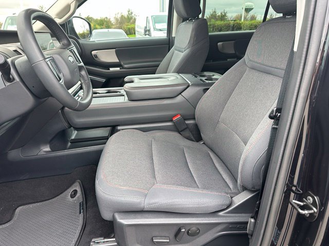 Used 2025 Ford Expedition Active AWD/4WD image 18