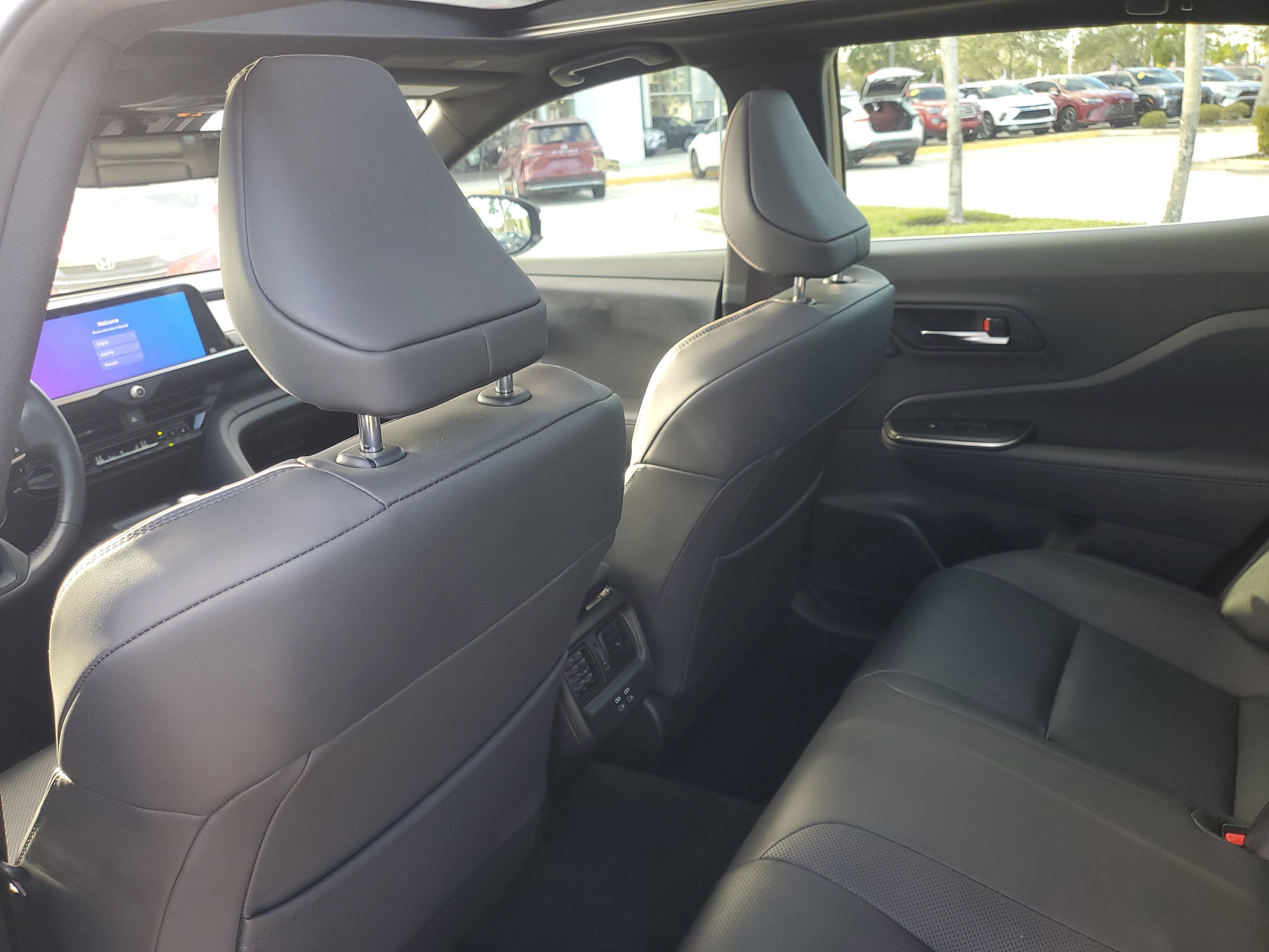 Used 2023 Toyota Crown Limited image 12