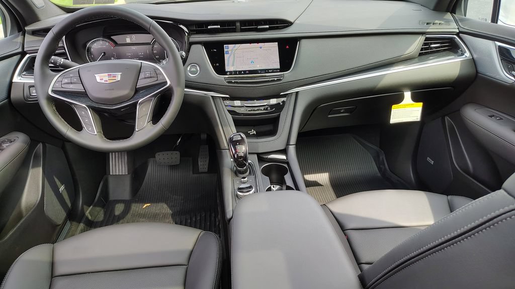 New 2025 Cadillac XT5 Premium Luxury w/ LPO, Floor Liner Package AWD/4WD image 10