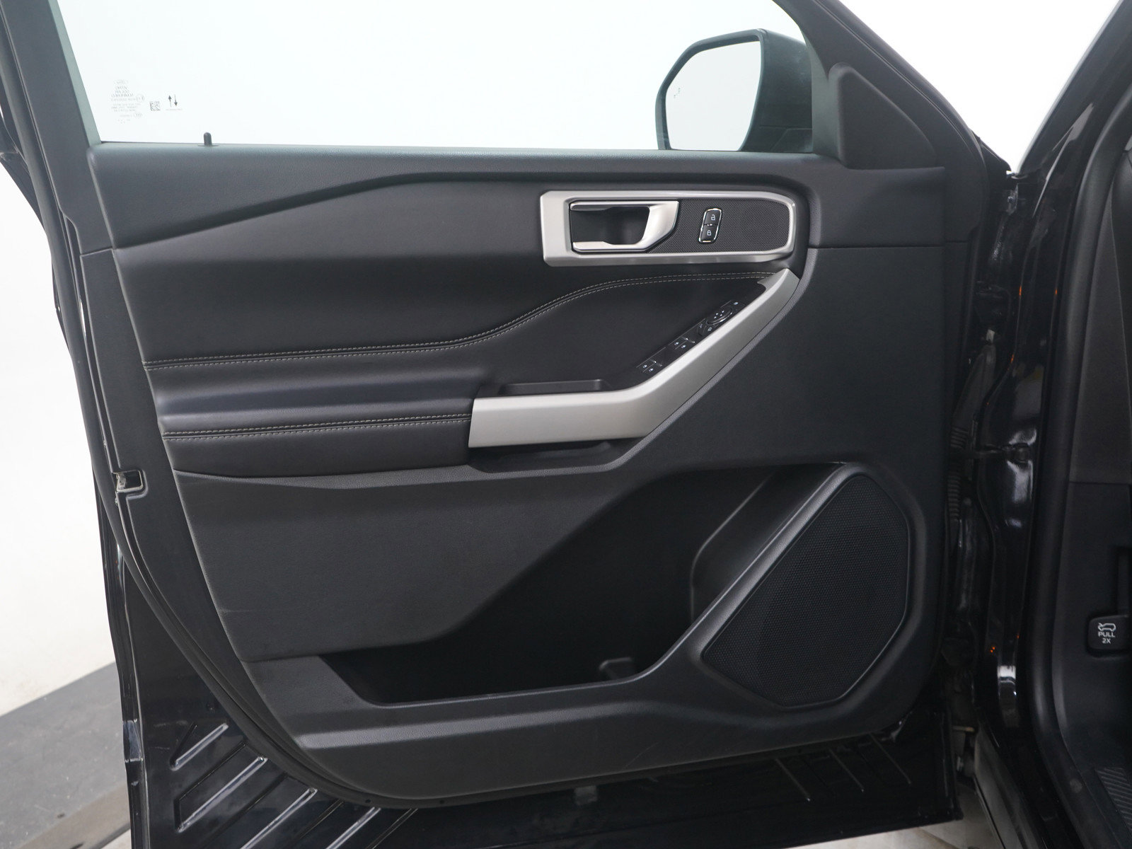 Used 2022 Ford Explorer XLT w/ Class IV Trailer Tow Package image 22