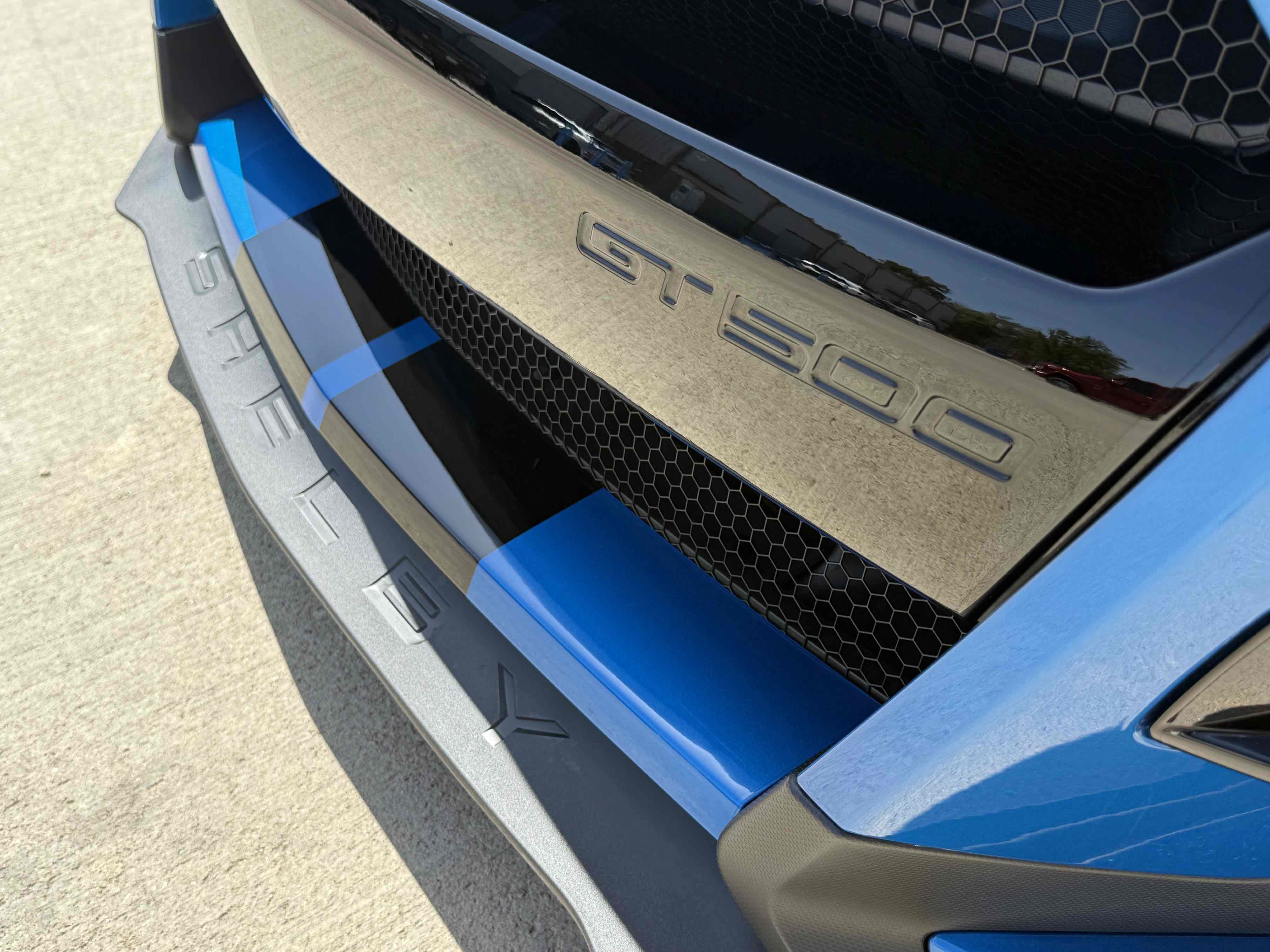 Used 2021 Ford Mustang Shelby GT500 w/ Carbon Fiber Track Pack RWD image 32