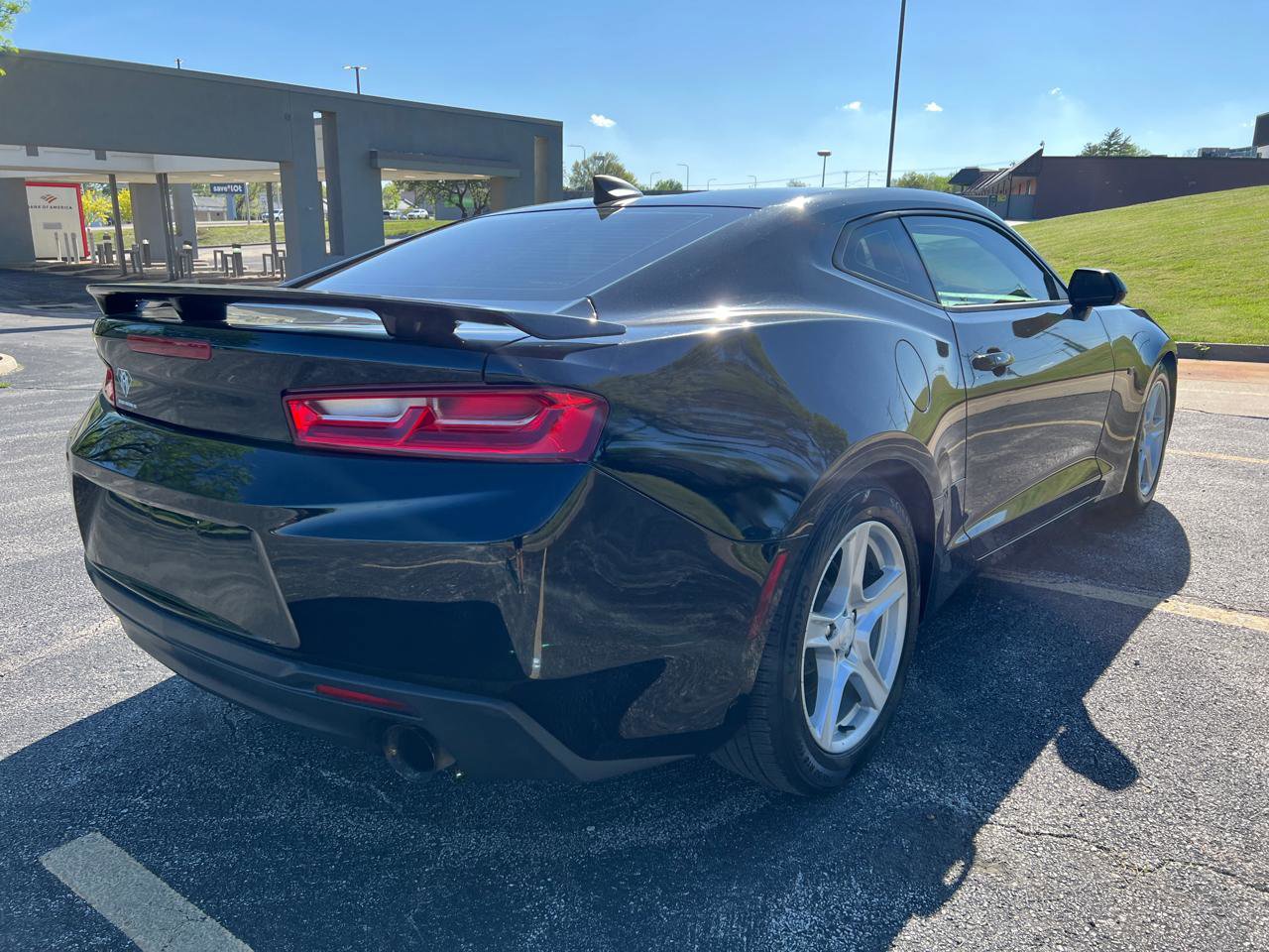 Used 2017 Chevrolet Camaro LT w/ Technology Package RWD image 6