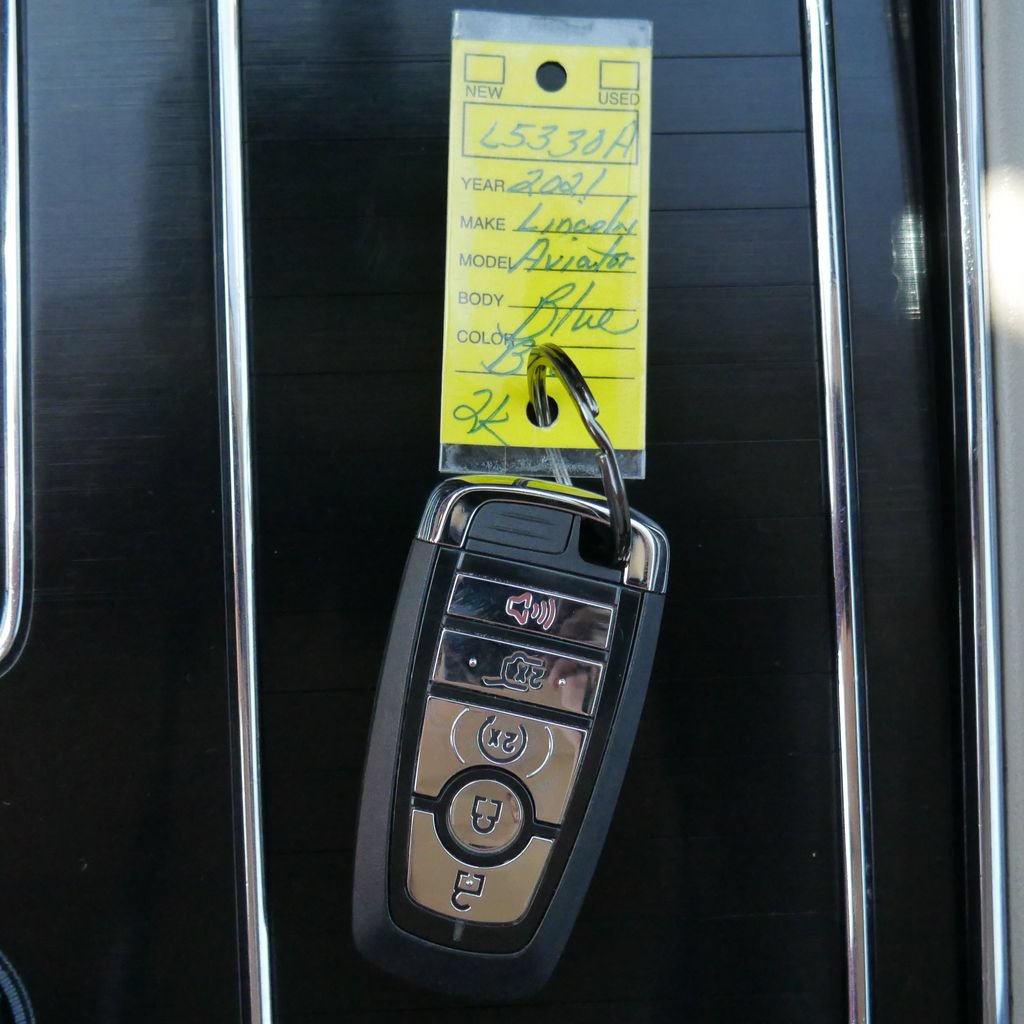 Used 2021 Lincoln Aviator Reserve w/ Elements Package Plus AWD/4WD image 40