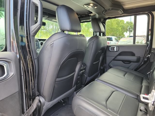 Used 2022 Jeep Wrangler Unlimited Sahara AWD/4WD image 15