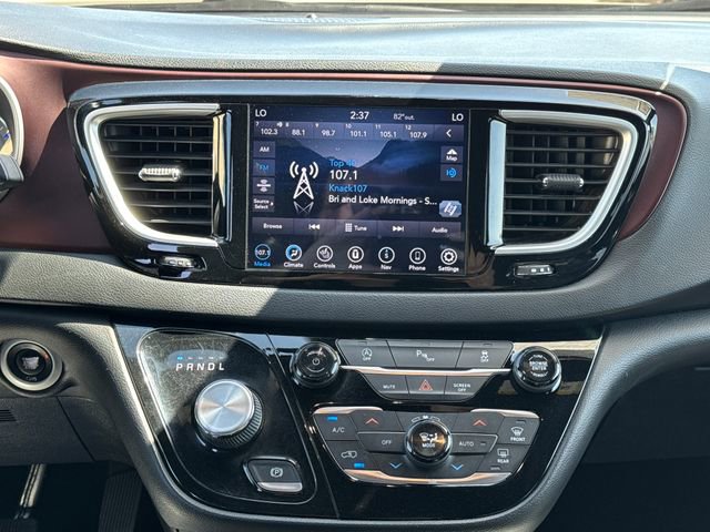 Used 2020 Chrysler Pacifica Touring-L FWD image 22