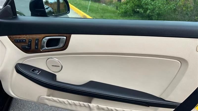 Used 2014 Mercedes-Benz SLK 250 image 33