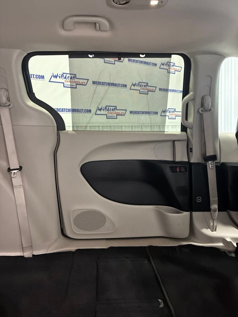 Used 2023 Chrysler Pacifica Touring-L FWD image 35