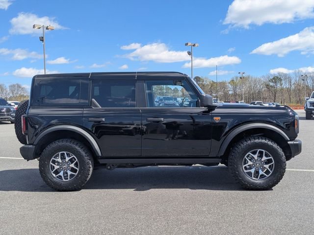 Used 2025 Ford Bronco Badlands image 2