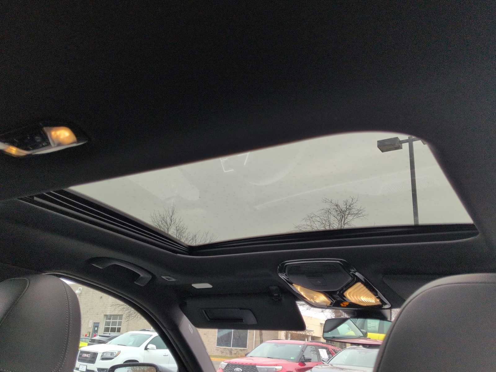 Used 2026 BMW 330i xDrive Sedan w/ M Sport Package image 23