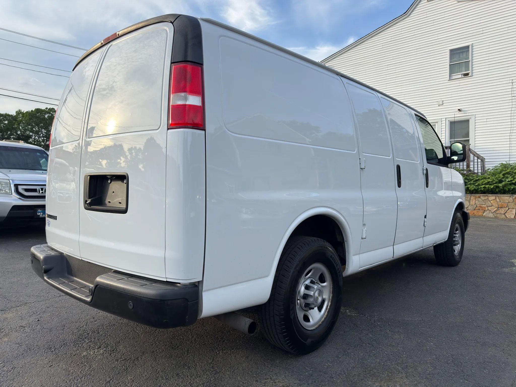 Used 2021 Chevrolet Express 2500 RWD image 7