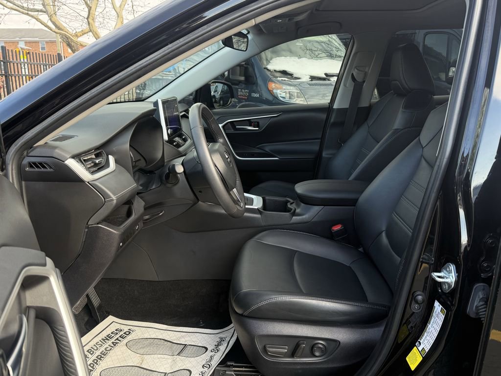 Used 2024 Toyota RAV4 XLE Premium image 11