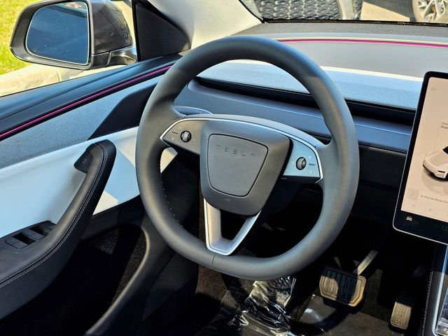 Used 2026 Tesla Model Y Long Range AWD/4WD image 27