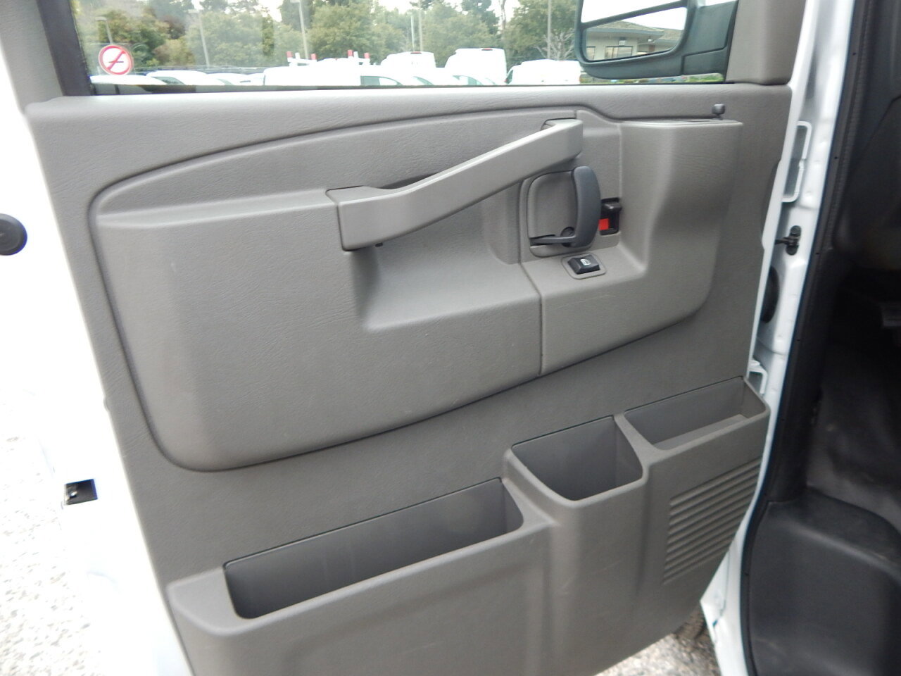 Used 2024 Chevrolet Express 2500 w/ Driver Convenience Package image 20