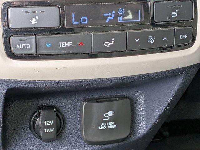 Used 2022 Hyundai Palisade SEL w/ 8P Bench Seat Package FWD image 17