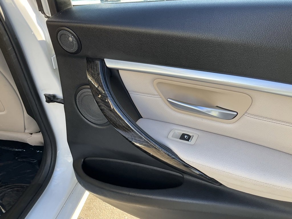 Used 2017 BMW 330e image 51