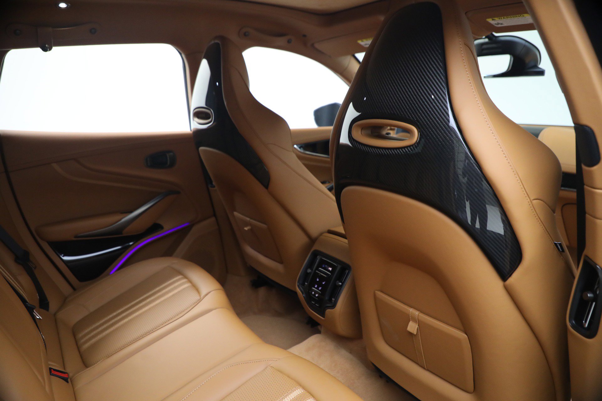 New 2026 Aston Martin DBX 707 image 30