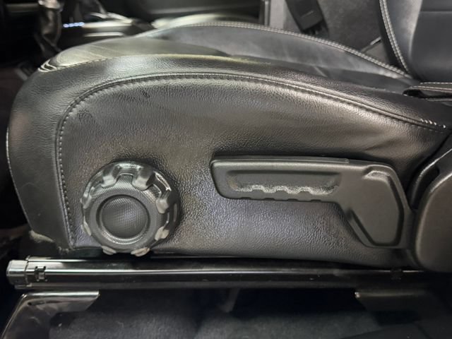 Used 2018 Jeep Wrangler Unlimited Sahara AWD/4WD image 16