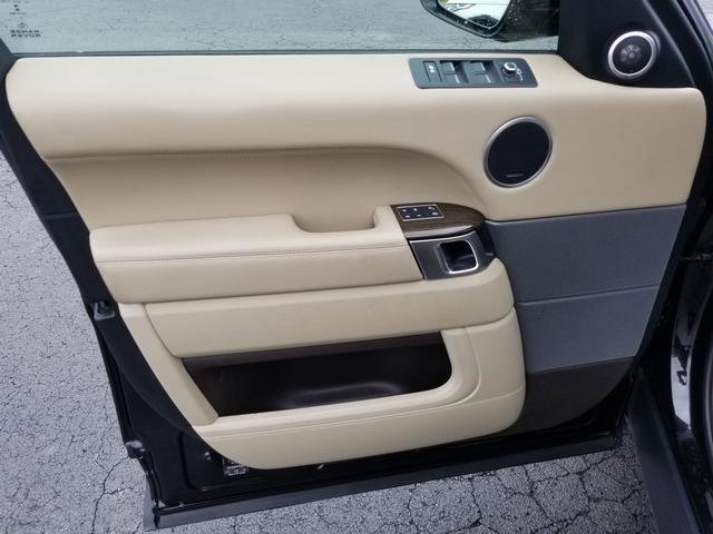 Used 2017 Land Rover Range Rover Sport HSE image 6