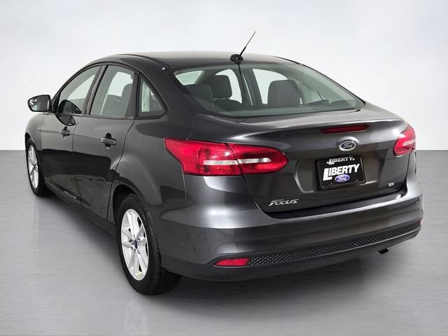 Used 2018 Ford Focus SE FWD image 5