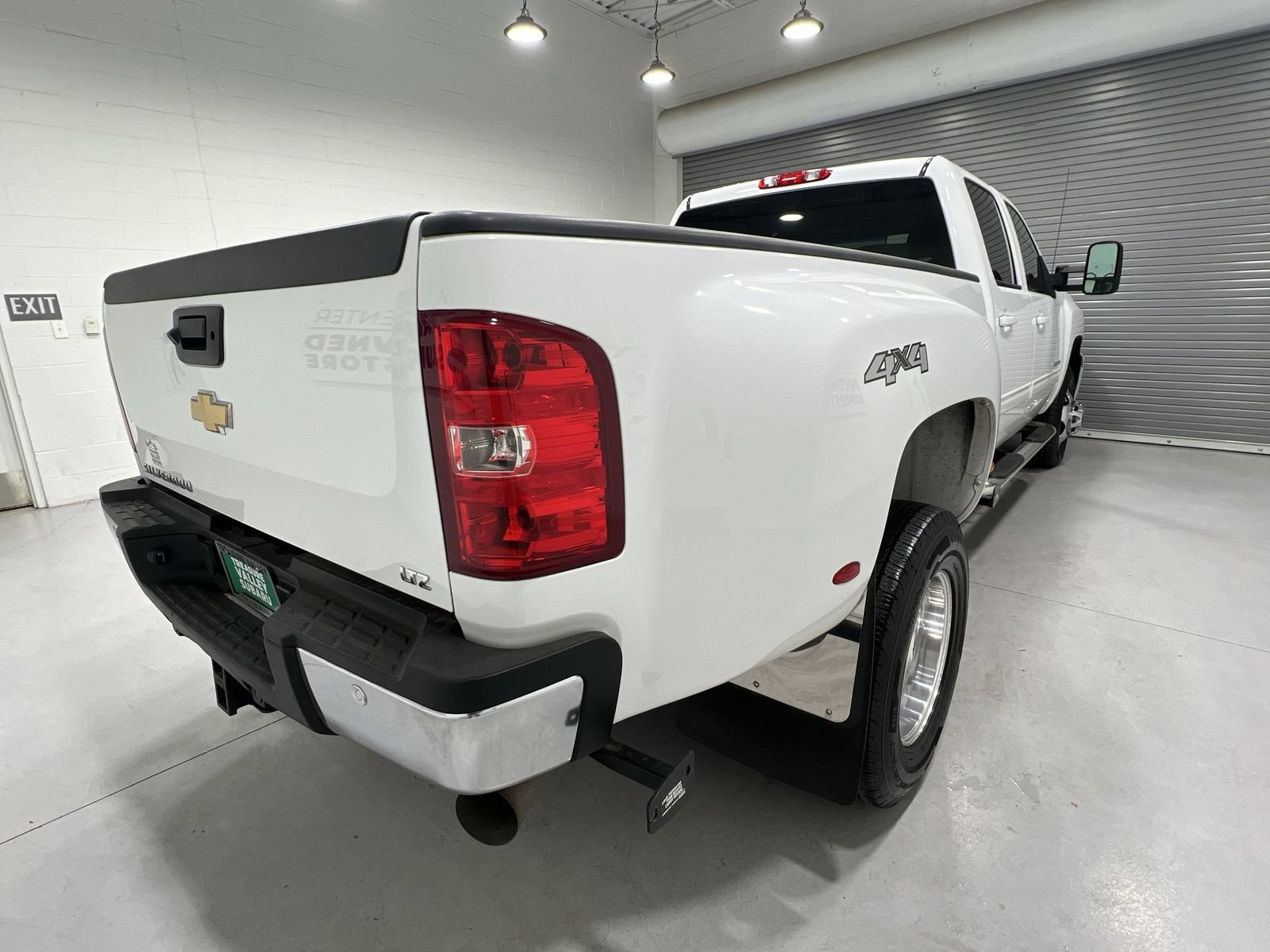 Used 2011 Chevrolet Silverado 3500 LTZ w/ LTZ Plus Package AWD/4WD image 8
