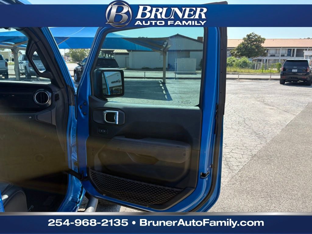 Used 2023 Jeep Wrangler Unlimited Rubicon 392 image 14