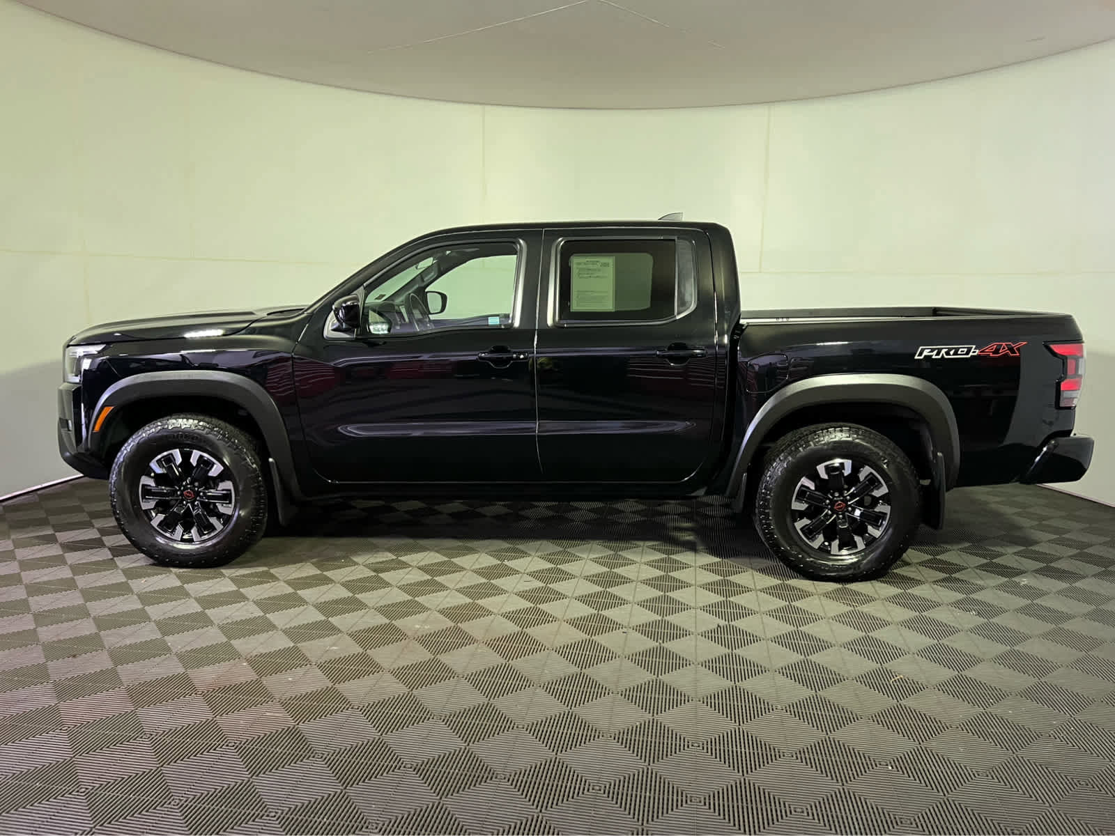 Certified 2023 Nissan Frontier PRO-4X w/ Pro Convenience Package AWD/4WD image 4