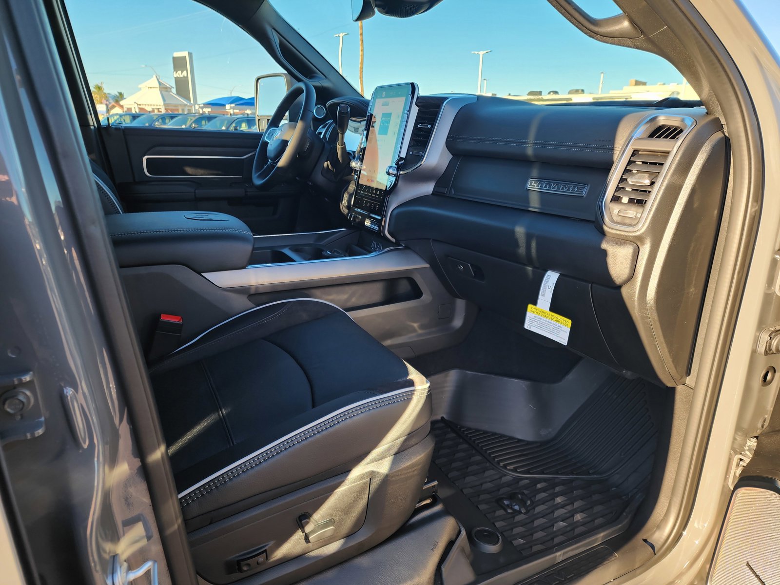 New 2026 RAM 3500 Laramie AWD/4WD image 11