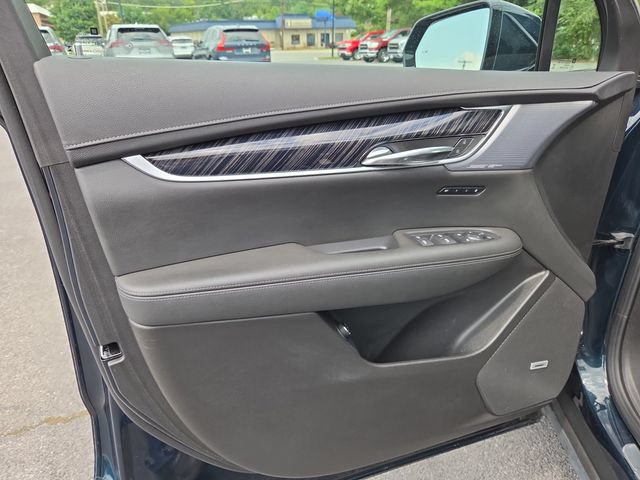 Certified 2024 Cadillac XT6 Premium Luxury w/ Technology Package AWD/4WD image 11