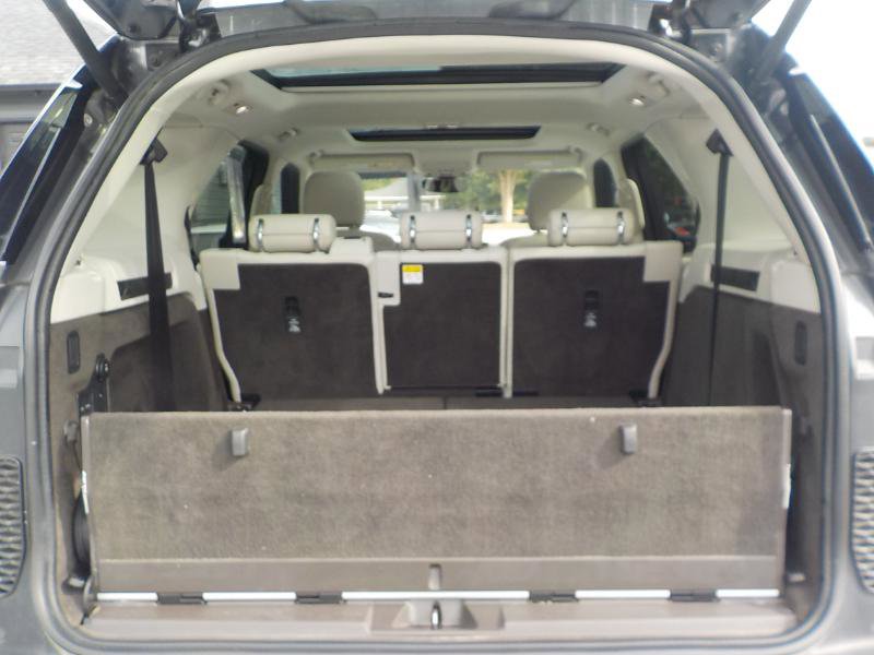 Used 2017 Land Rover Discovery HSE image 39