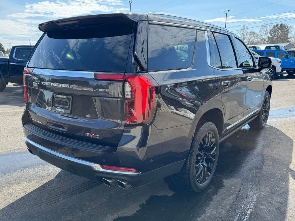 Used 2025 GMC Yukon Denali w/ Sun & Power Step Package image 6