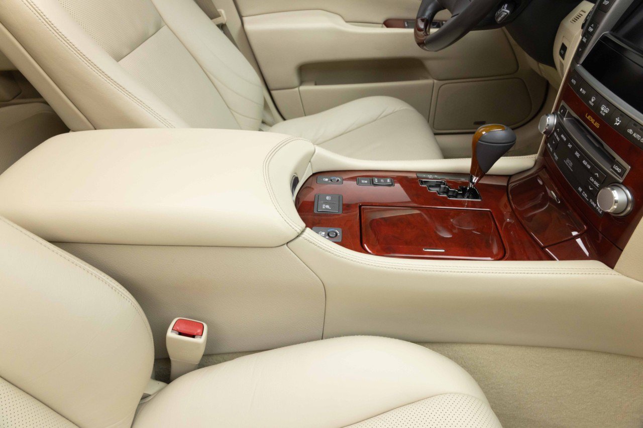 Used 2012 Lexus LS 460 w/ Luxury Value Edition RWD image 24