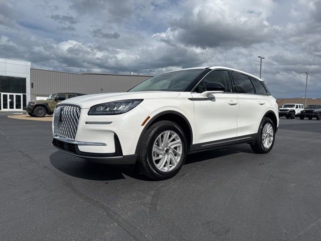 Used 2024 Lincoln Corsair AWD image 3