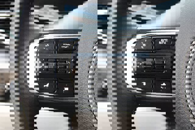 Used 2025 Kia Sportage EX image 11