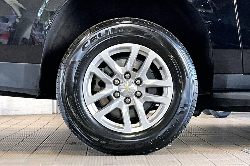 Used 2023 Chevrolet Suburban LT image 40