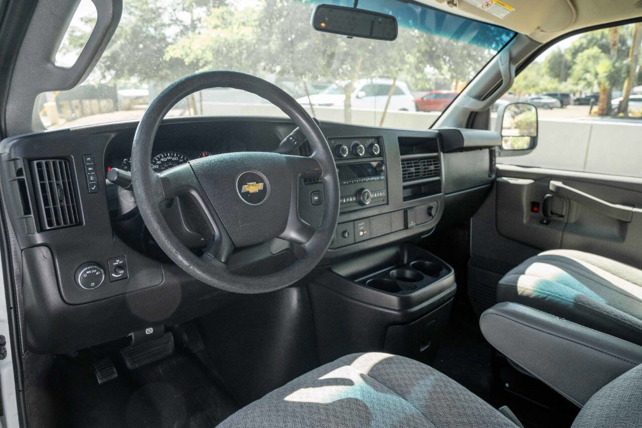 Used 2016 Chevrolet Express 2500 image 9