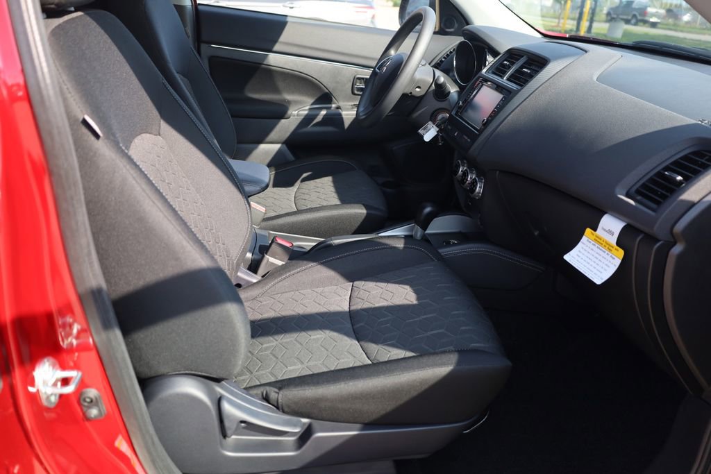 New 2025 Mitsubishi Outlander Sport ES image 13
