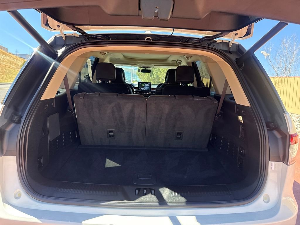 Certified 2023 Lincoln Aviator Reserve w/ Equipment Group 201A AWD/4WD image 7