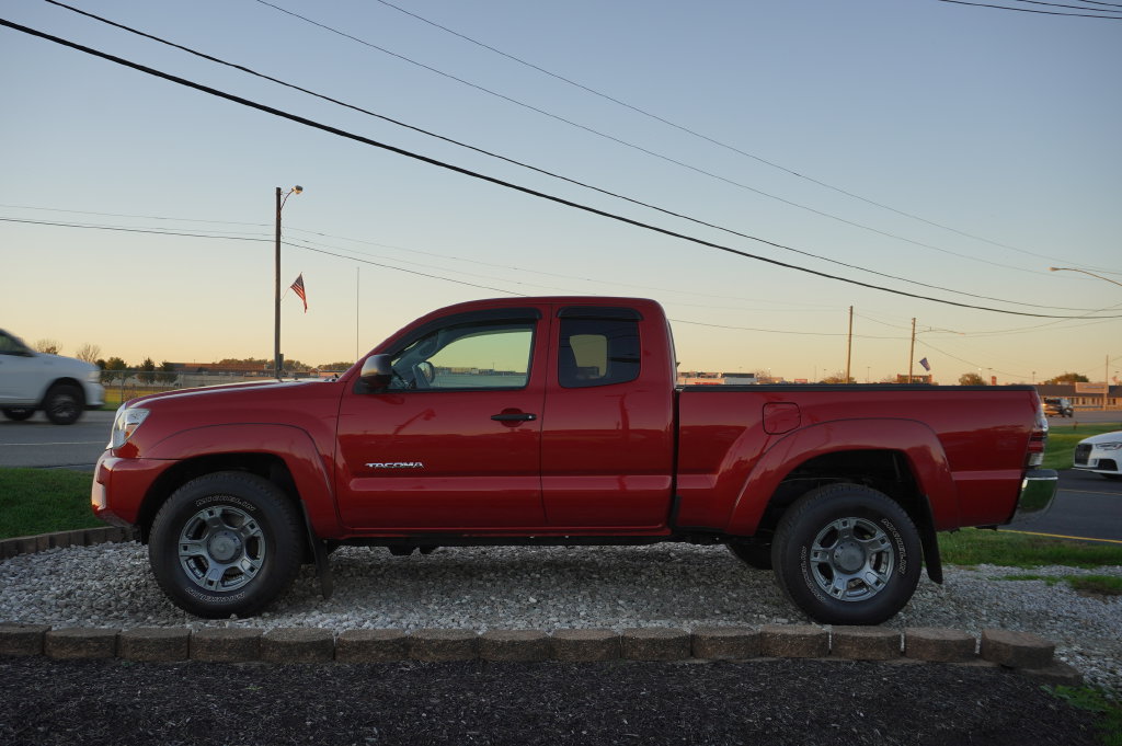 Used 2013 Toyota Tacoma 4x4 Access Cab V6 w/ SR5 Pkg image 4