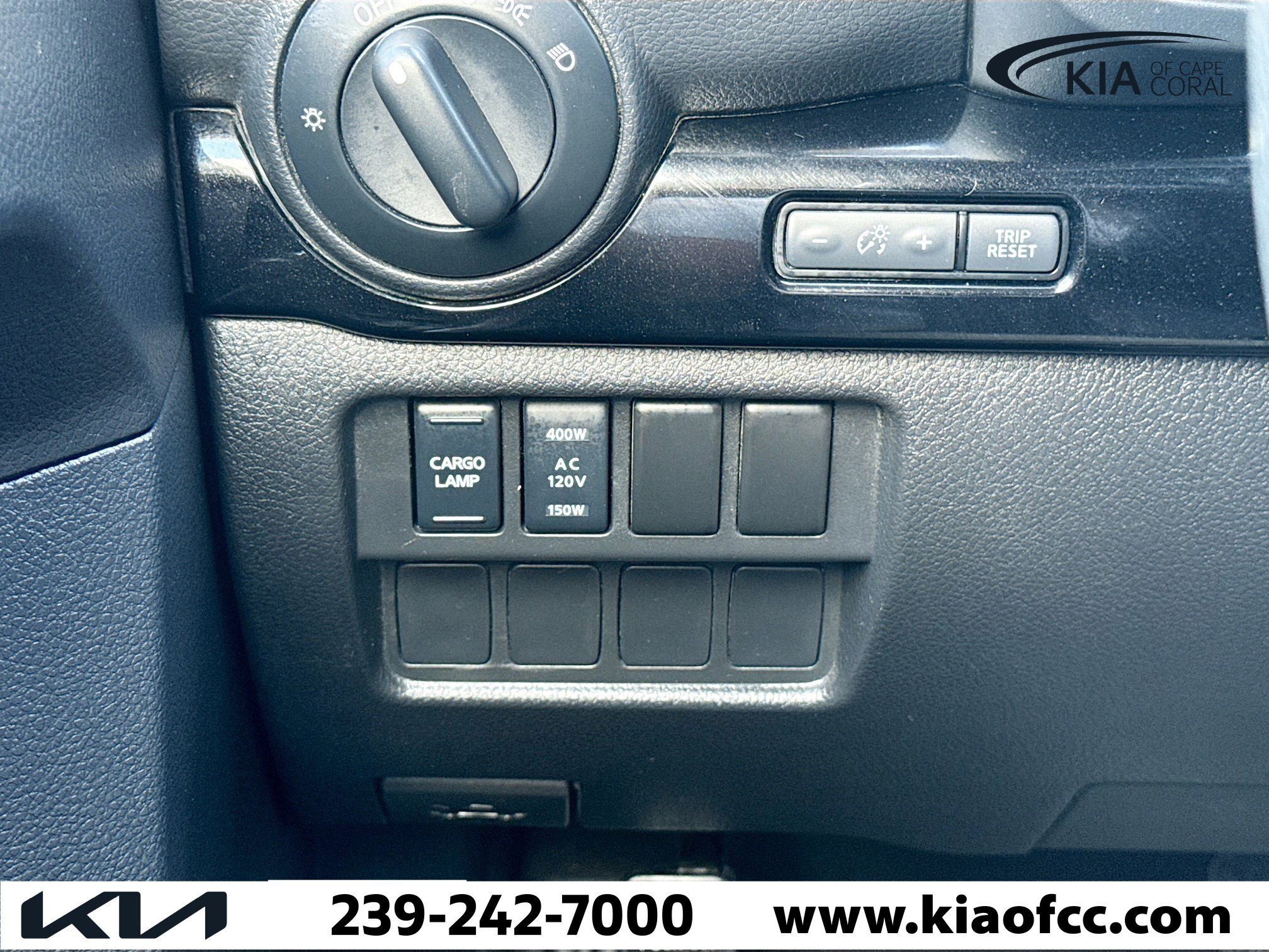Used 2021 Nissan Titan SV w/ SV Convenience Package image 32