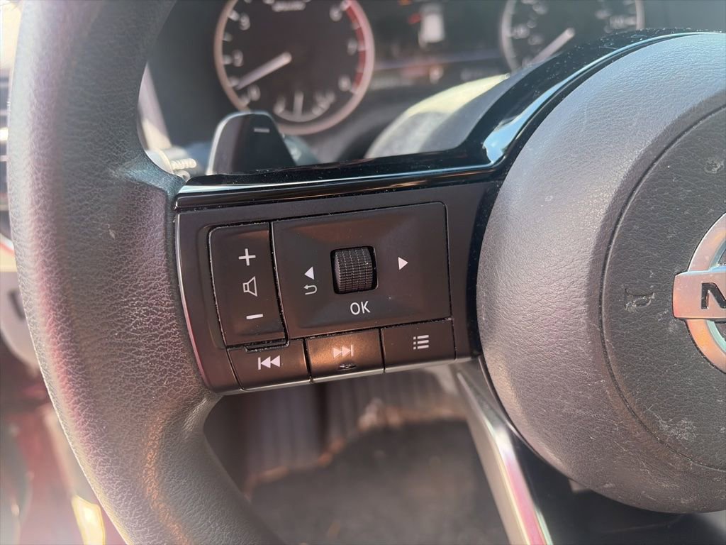 Used 2021 Nissan Rogue SV image 18