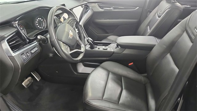 Used 2023 Cadillac XT6 Sport w/ LPO, ONYX Package image 13