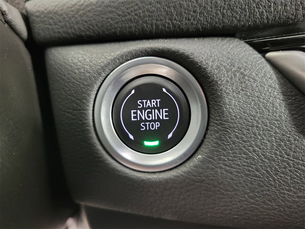 Certified 2025 Cadillac XT4 Premium Luxury image 29